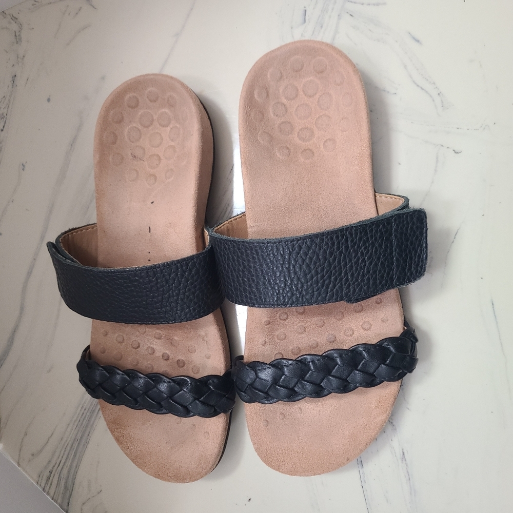 Vionic Jeanne Women's Pebbled Leather Slip-On Comfort Style Black Sandals Sz 6